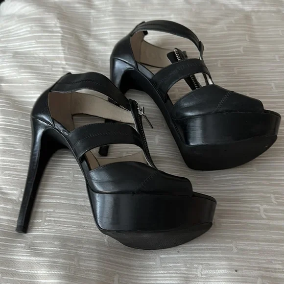 Michael Michael kors zip up bootie heel size 8.5 - Picture 2 of 4